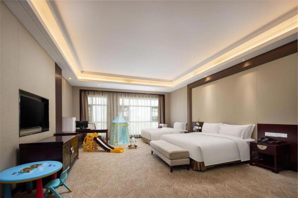 Linyi Blue Horizon International Hotel Yi He Exterior photo