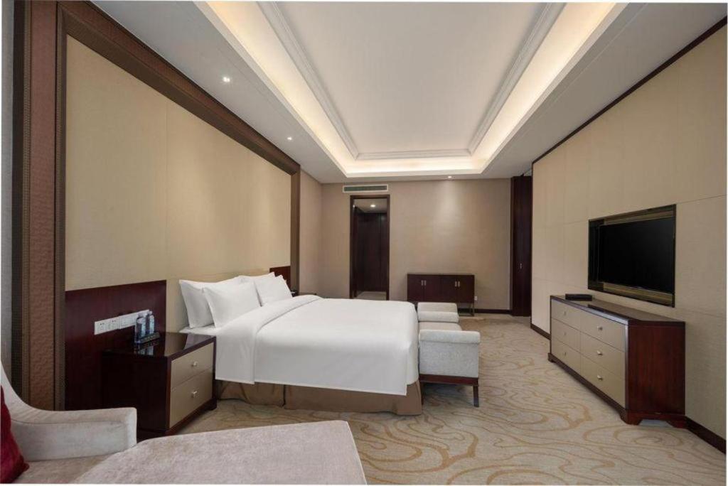 Linyi Blue Horizon International Hotel Yi He Exterior photo