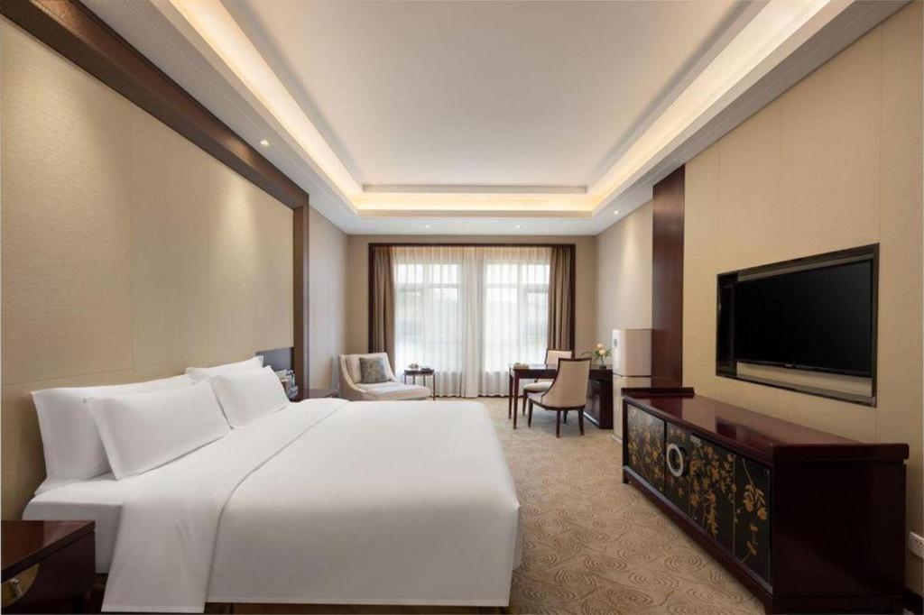 Linyi Blue Horizon International Hotel Yi He Exterior photo