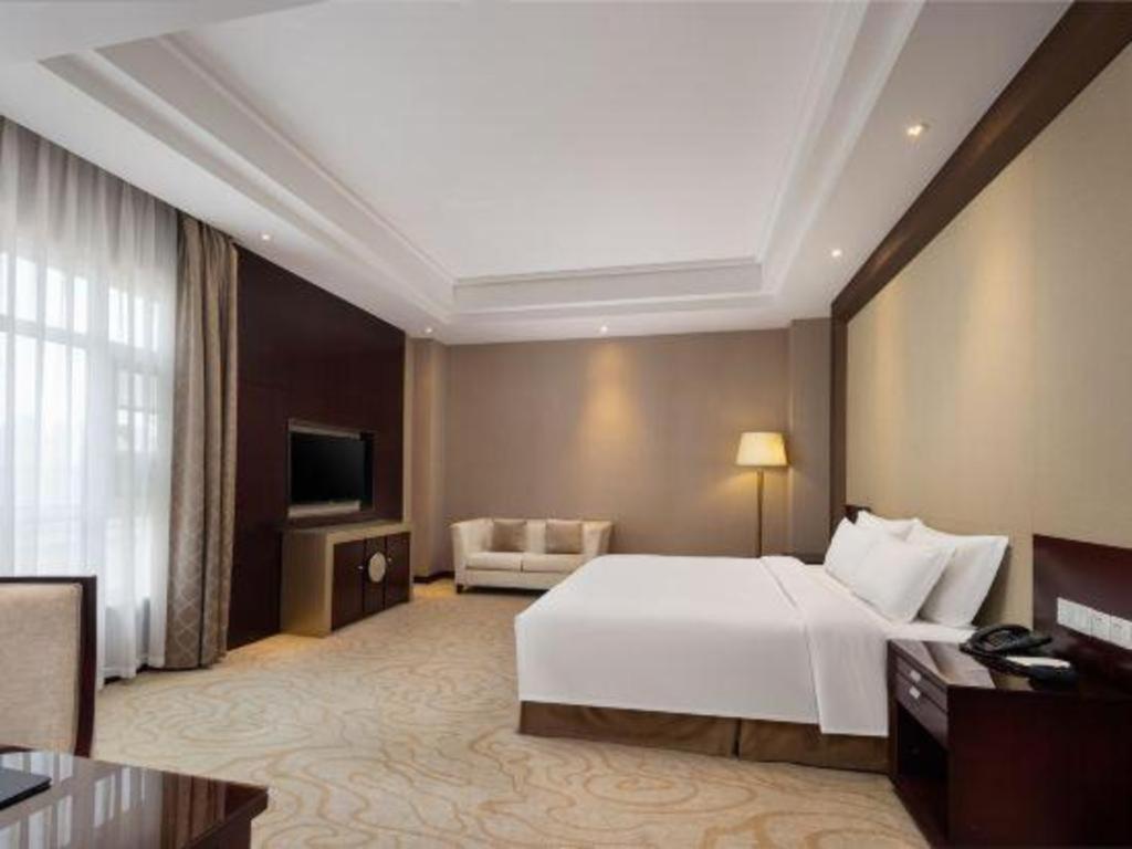 Linyi Blue Horizon International Hotel Yi He Exterior photo